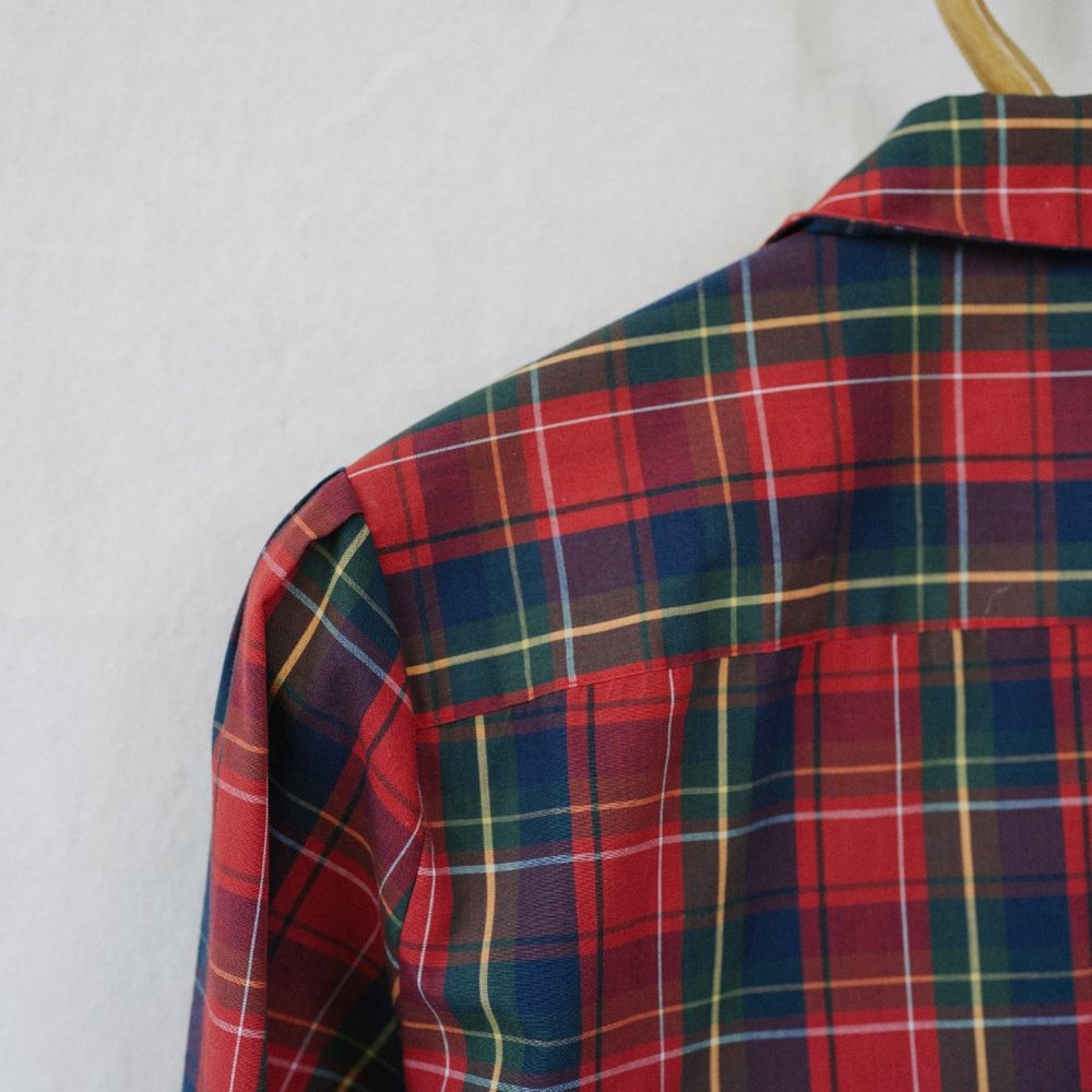 Vintage 1980’s red plaid long sleeve button down shirt - Picture 4 of 4